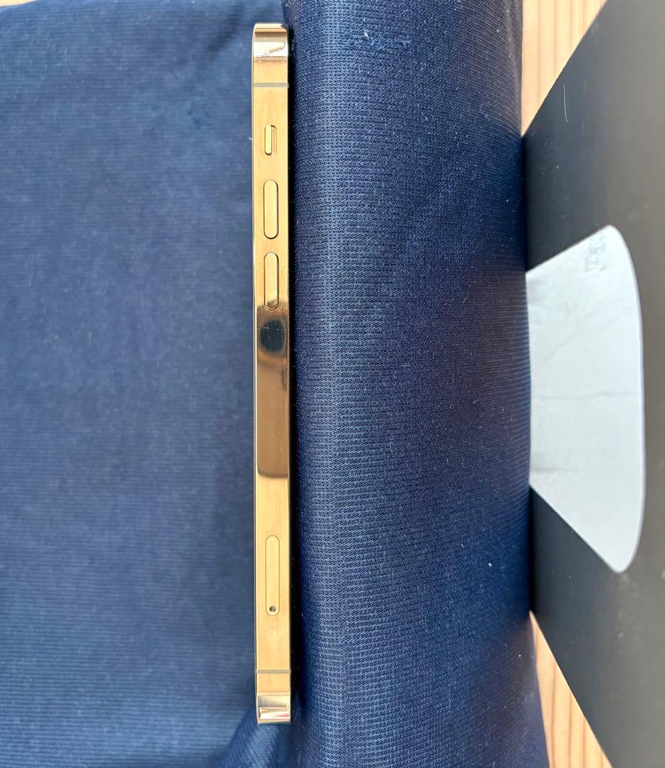 新品フィルム付★iPhone12 Pro 256GB ゴールド iFace